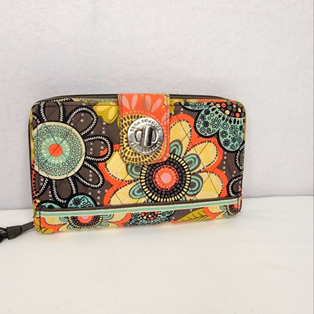 Vera Bradley Floral Multicolor Women's Wallet. P161